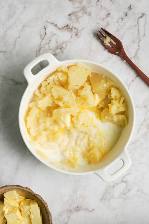 Buttermilk Mashed Potatoes with Butter and Cream, creamy comfort food, easy mashed potatoes recipe.