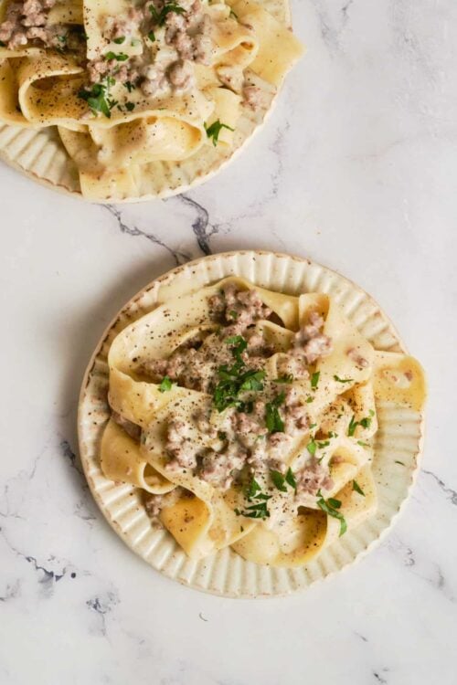 Creamy beef and pasta stuffed in scallop shells with herbs.
