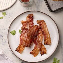 How to Cook Bacon in the Oven (425°)