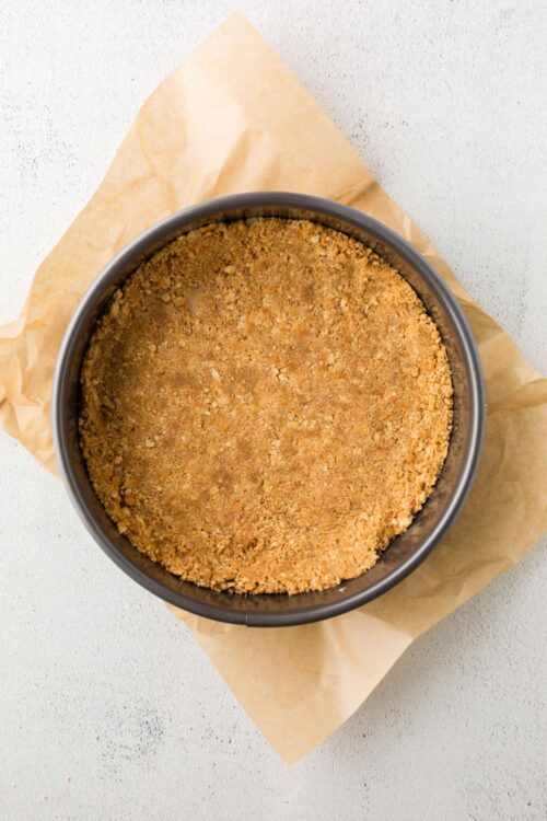 Crust for baking cheesecake, graham cracker crust, easy dessert crust, baked cheesecake base.