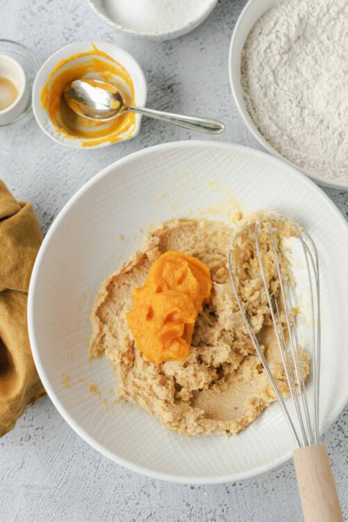 Flour, butter, and pumpkin puree for baking healthy pumpkin cookies or bread.