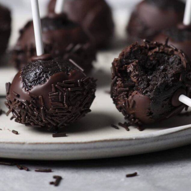 cropped-a-oreo_cake_pops-feature-2-1.jpeg
