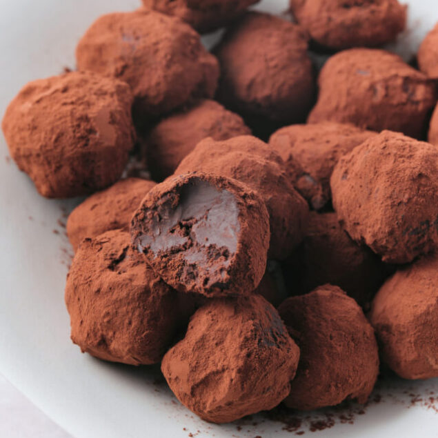cropped-a-chocolate_truffles_recipe-feature-1.jpeg