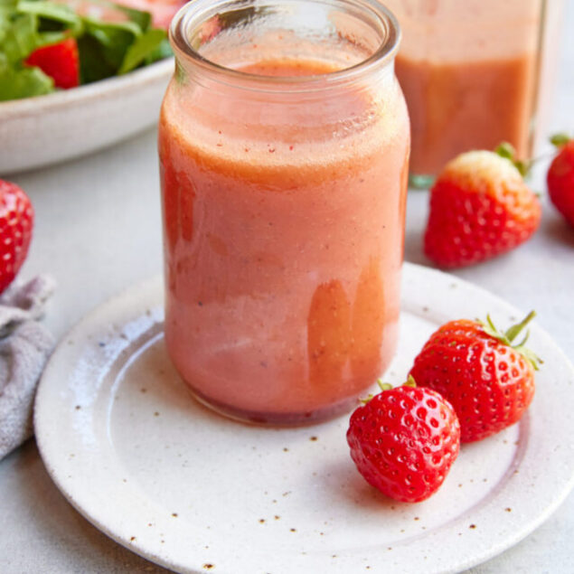 cropped-a-strawberry_vinaigrette_recipe-feature-2.jpeg