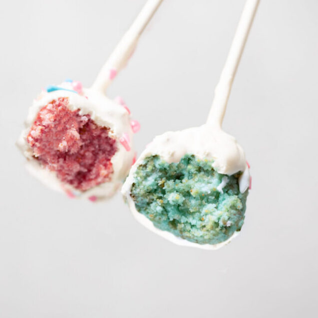 cropped-a-gender_reveal_cake_pops-feature-4.jpeg